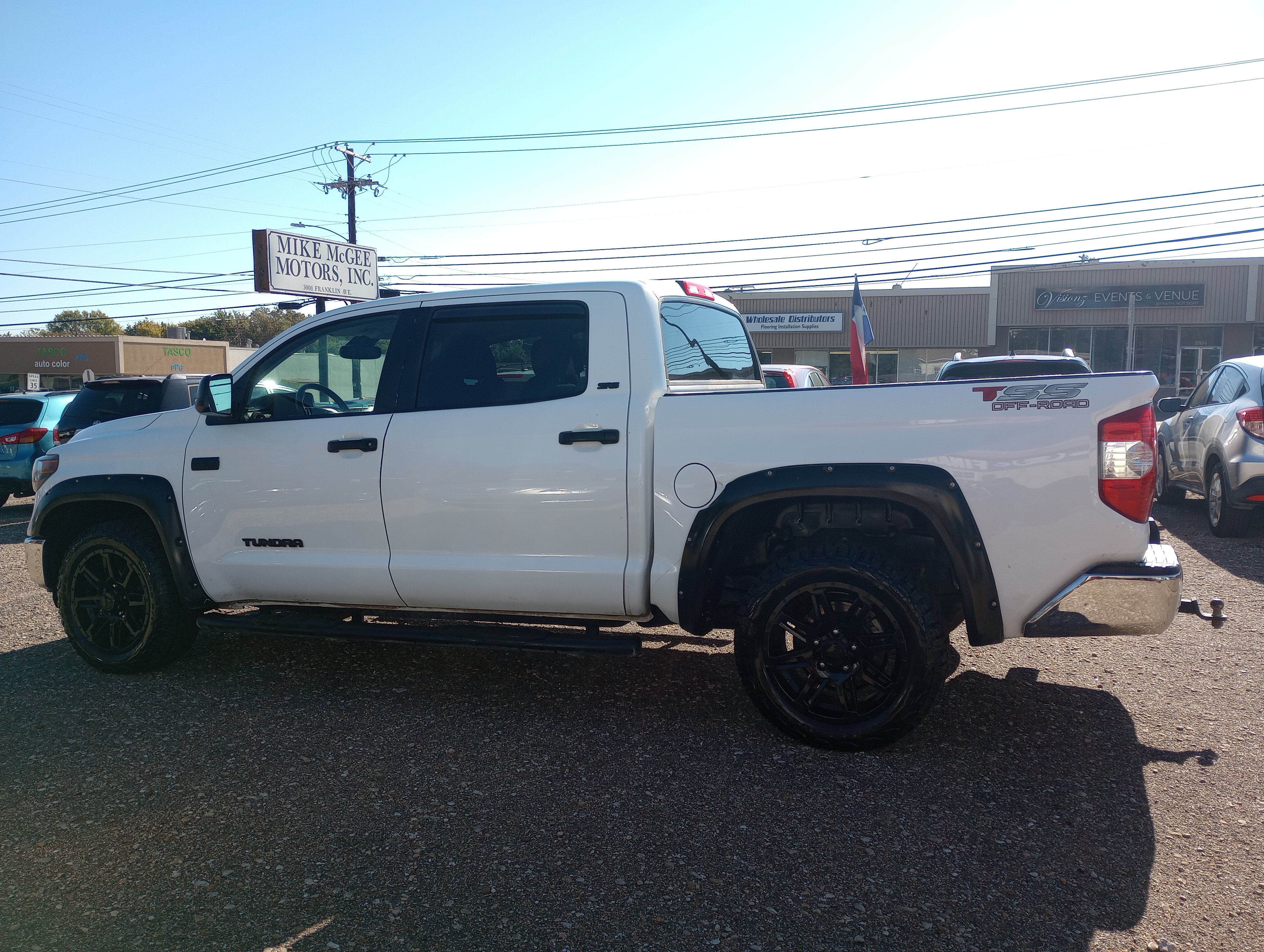 Used 2019 Toyota Tundra SR5 w/ SR5 Upgrade Package RWD image 4