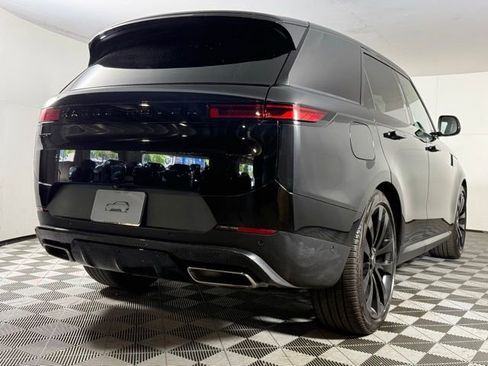 Used 2025 Land Rover Range Rover Sport SE AWD/4WD image 8