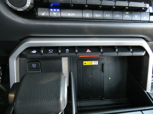 Used 2024 Toyota Tundra Platinum image 70