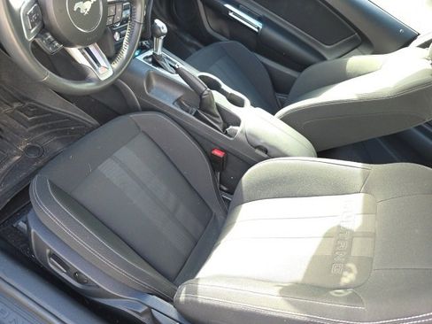 Used 2020 Ford Mustang GT image 5