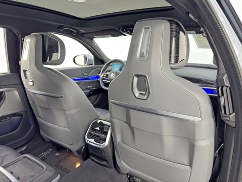 Used 2024 BMW 760i xDrive w/ Premium Package 2 image 45