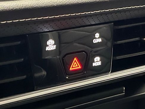 New 2026 Volkswagen Atlas Cross Sport SE image 10