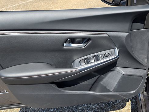 New 2025 Nissan Sentra SR image 12