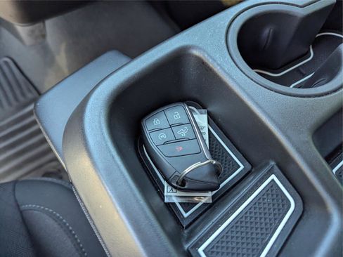 Used 2022 Chevrolet Silverado 1500 Custom image 17