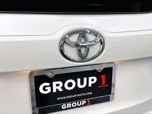 Used 2019 Toyota Highlander LE w/ Carpet Mat Package (TMS) FWD image 29