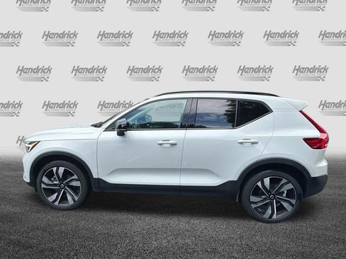 Certified 2025 Volvo XC40 B5 Ultra AWD/4WD image 8