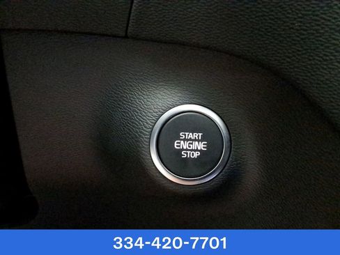 New 2025 Volvo XC40 B5 Plus w/ Protection Package Premier image 32