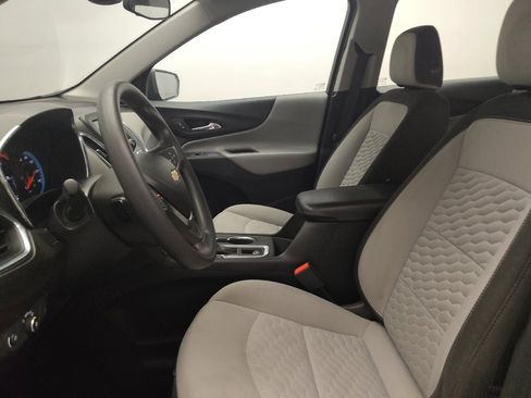 Used 2020 Chevrolet Equinox LS image 17