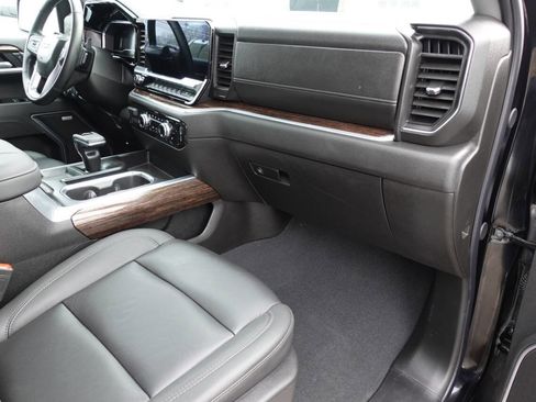 Used 2025 GMC Sierra 1500 Elevation w/ Elevation Premium Package image 39