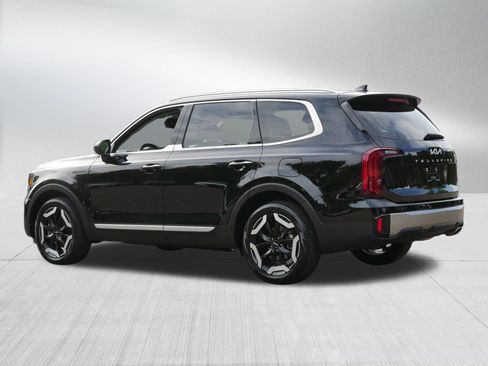 Certified 2025 Kia Telluride S AWD/4WD image 5