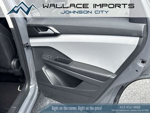Used 2023 Volkswagen Taos SE FWD image 37