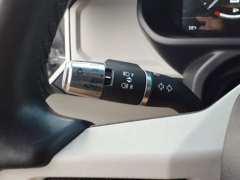 Used 2020 Land Rover Defender 110 First Edition image 25