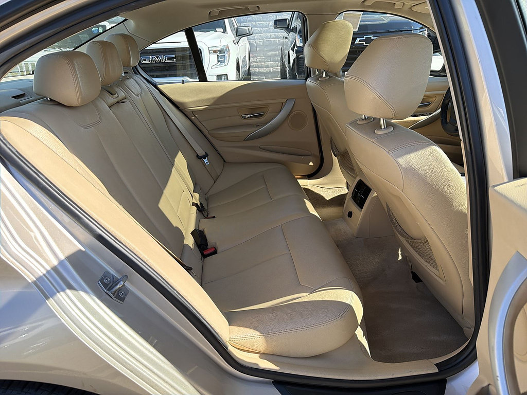 Used 2013 BMW 328i Sedan RWD image 25
