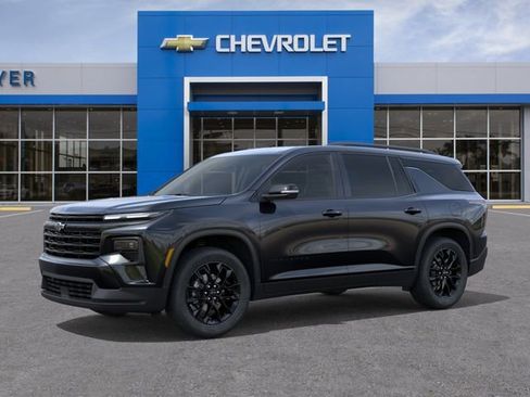 New 2026 Chevrolet Traverse LT FWD image 2