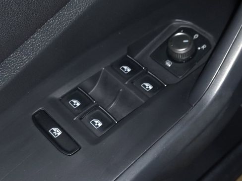 Used 2024 Volkswagen Jetta SE image 27