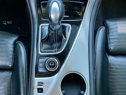 Used 2017 INFINITI Q50 Red Sport 400 image 32