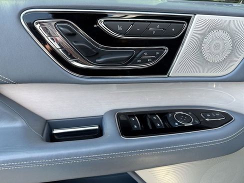 Used 2020 Lincoln Navigator L Black Label w/ Cargo Convenience Package image 22