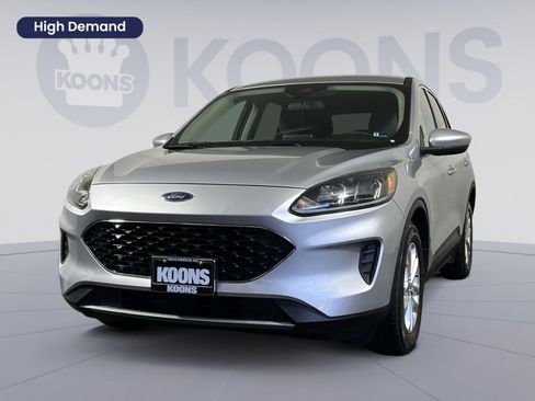 Used 2020 Ford Escape SE image 1