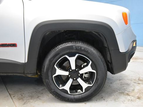 Used 2021 Jeep Renegade Trailhawk w/ Sun & Sound Group AWD/4WD image 37