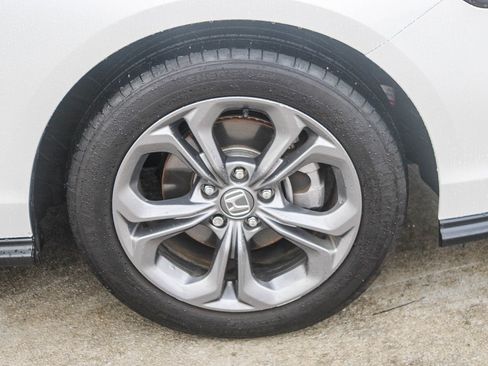 Used 2024 Honda Accord EX image 11