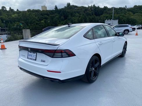 Used 2025 Honda Accord Sport image 8
