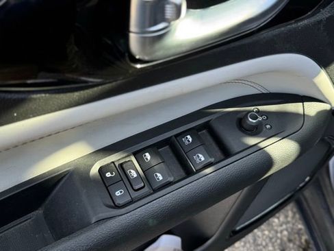 Used 2023 Jeep Compass Limited w/ Mopar Graphics Package image 13