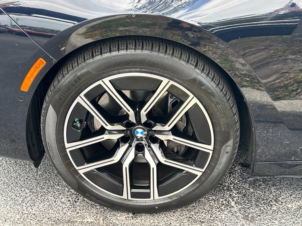Used 2025 BMW 740i RWD image 52