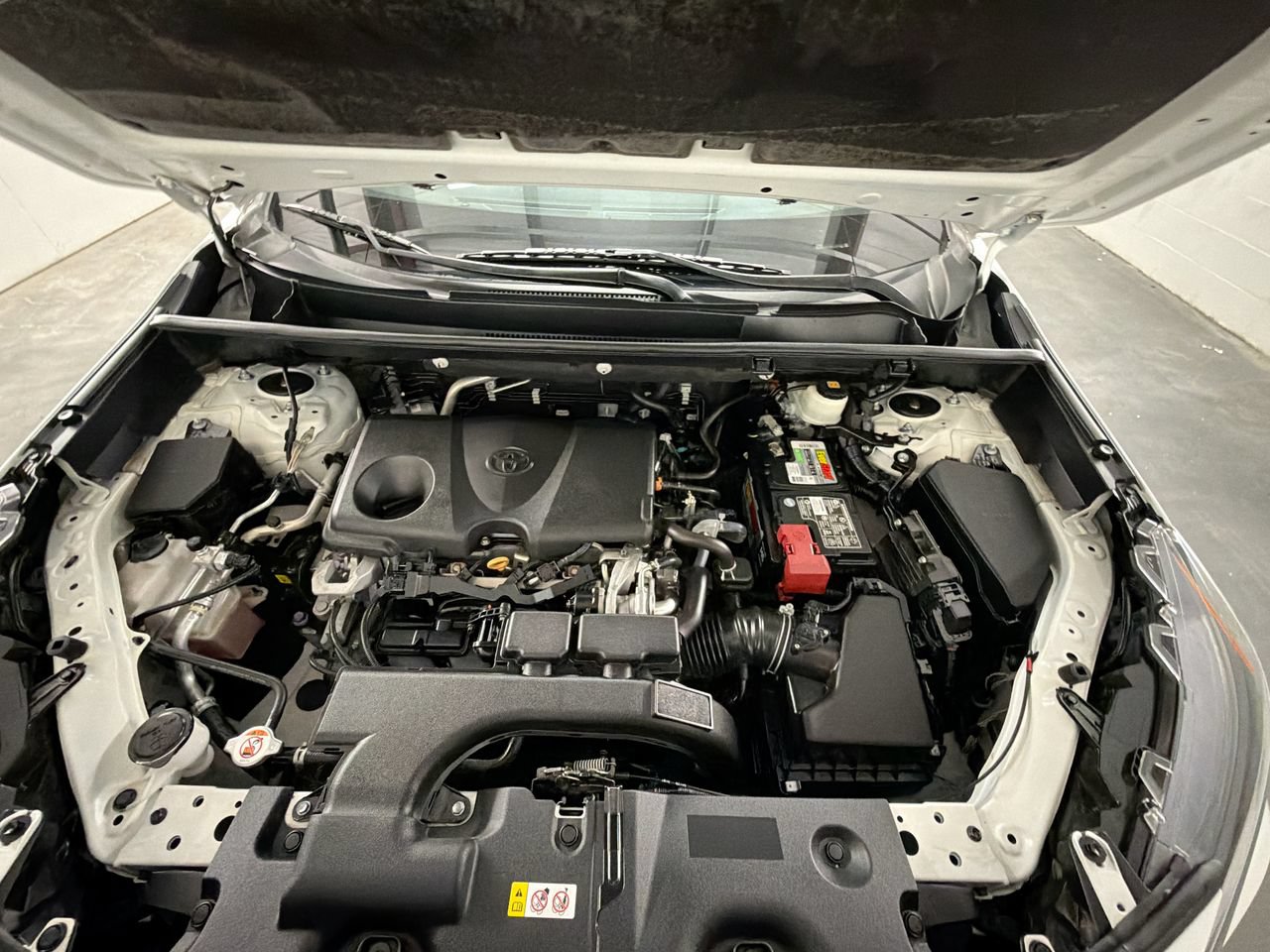 Used 2020 Toyota RAV4 XLE FWD image 28