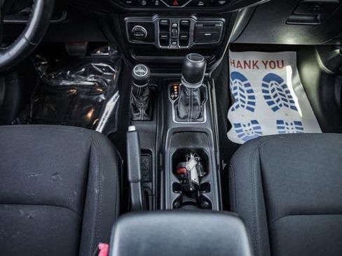 Used 2020 Jeep Gladiator Overland w/ Cold Weather Group image 28