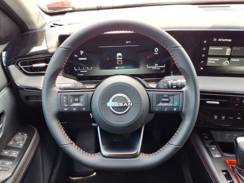 New 2025 Nissan Kicks SR image 14