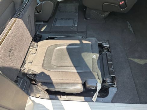 Used 2022 Chrysler Voyager LX FWD image 36