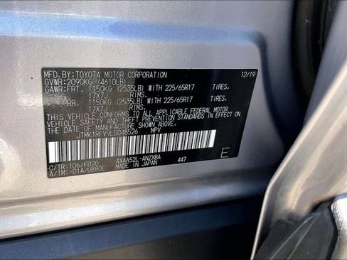 Used 2020 Toyota RAV4 LE FWD image 31