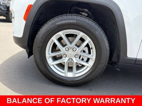 Used 2025 Jeep Grand Cherokee Laredo X w/ Luxury Tech Group I RWD image 9