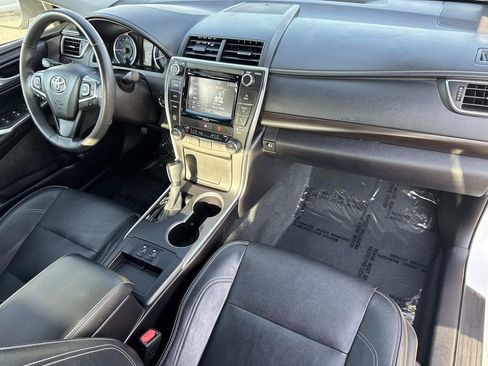 Used 2017 Toyota Camry XLE w/ Convenience Package image 29