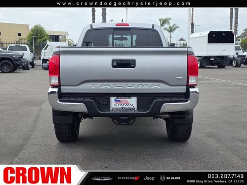 Used 2017 Toyota Tacoma SR5 RWD image 6