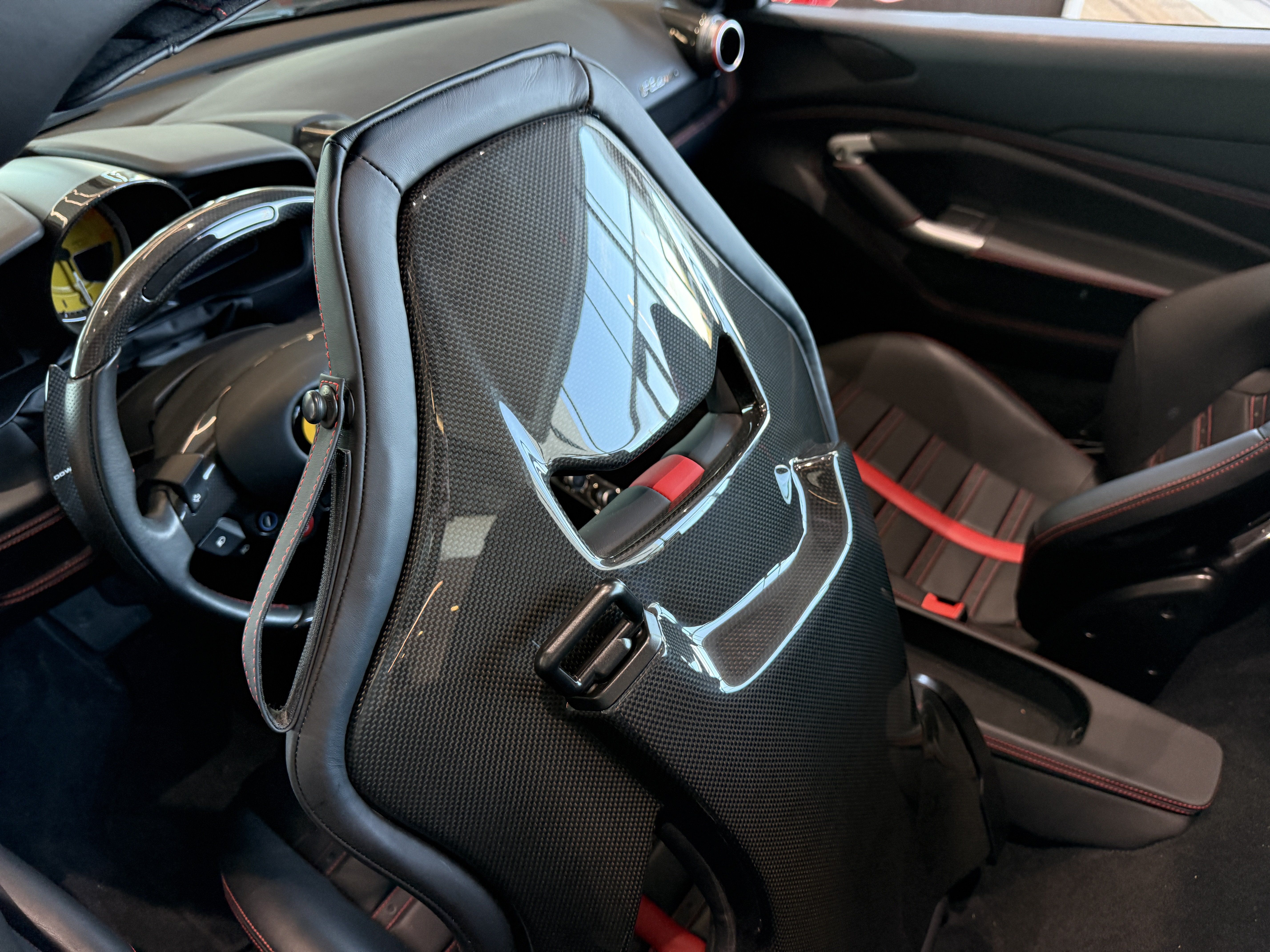 Used 2021 Ferrari F8 Tributo RWD image 5