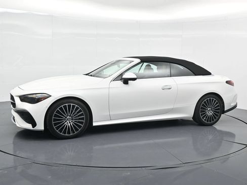 Used 2024 Mercedes-Benz CLE 300 4MATIC Cabriolet image 2