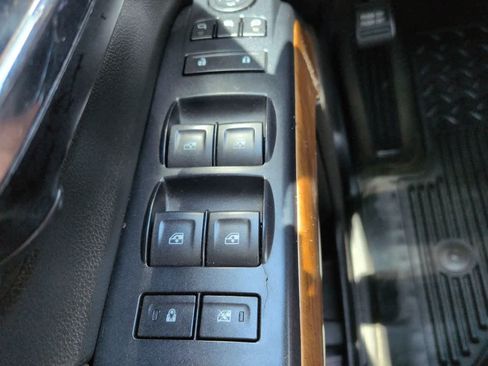 Used 2018 Chevrolet Silverado 1500 LTZ RWD image 21