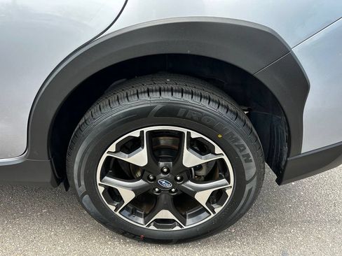 Used 2020 Subaru Crosstrek 2.0i Premium w/ Moonroof Package 1 AWD/4WD image 11
