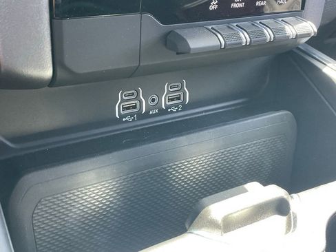 Used 2025 RAM 1500 Big Horn RWD image 8