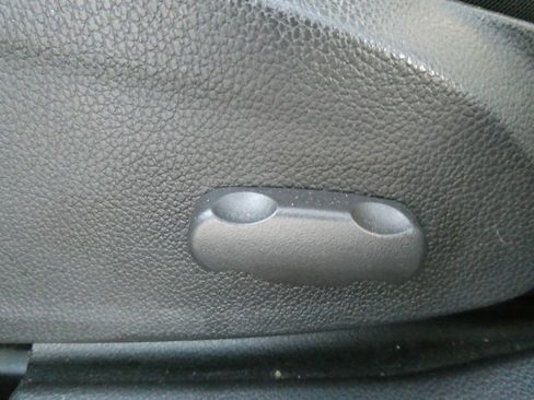 Used 2020 Chevrolet Sonic LT w/ Convenience Package image 21