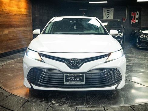 Used 2019 Toyota Camry LE FWD image 4