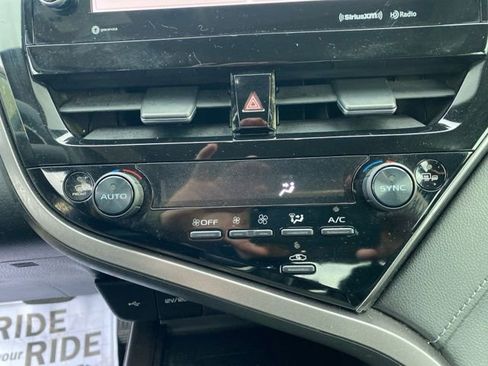 Used 2021 Toyota Camry XLE FWD image 12