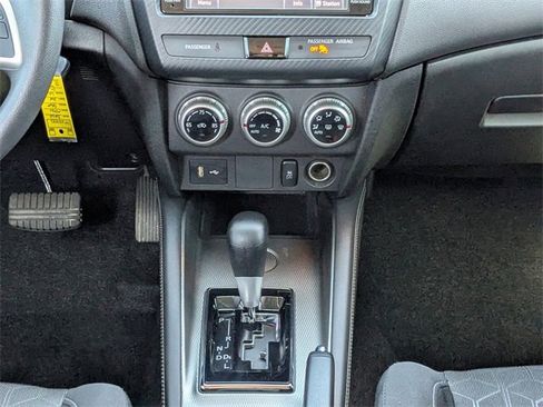 Used 2020 Mitsubishi Outlander Sport ES image 18