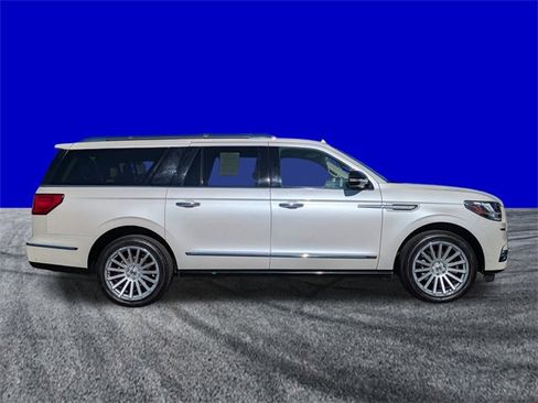 Used 2019 Lincoln Navigator L Reserve image 3