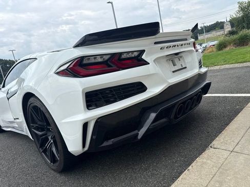 Used 2024 Chevrolet Corvette Z06 RWD image 14
