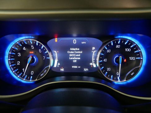 Used 2022 Chrysler Pacifica Touring-L FWD image 21