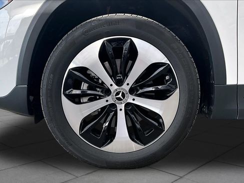 Certified 2026 Mercedes-Benz GLA 250 4MATIC image 11