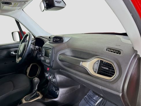 Used 2017 Jeep Renegade Latitude image 25