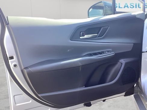 Used 2023 Toyota Prius XLE image 14